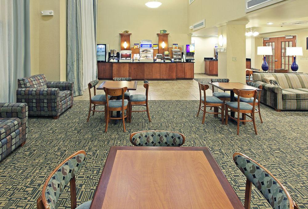 Holiday Inn Express & Suites Pine Bluff/Pines Mall By Ihg Luaran gambar