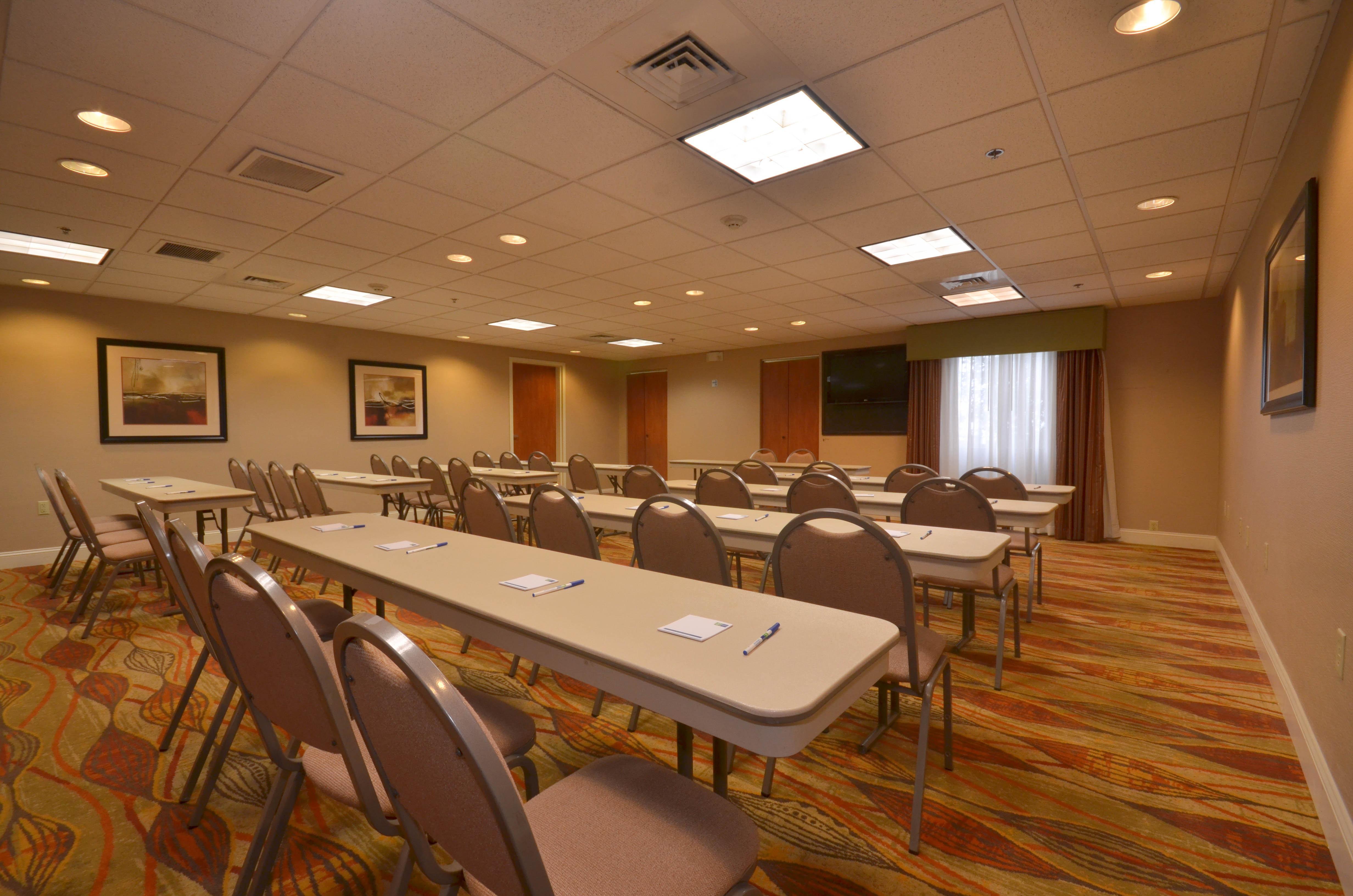 Holiday Inn Express & Suites Pine Bluff/Pines Mall By Ihg Luaran gambar